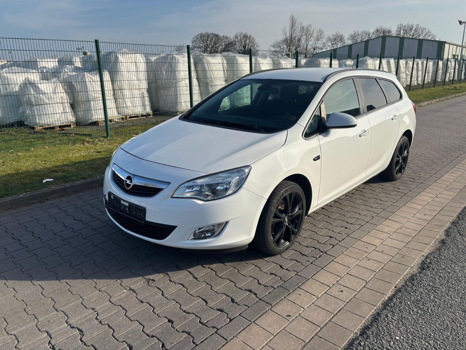Opel Astra Sports Tourer 1.7 CDTI mitt neu tüv