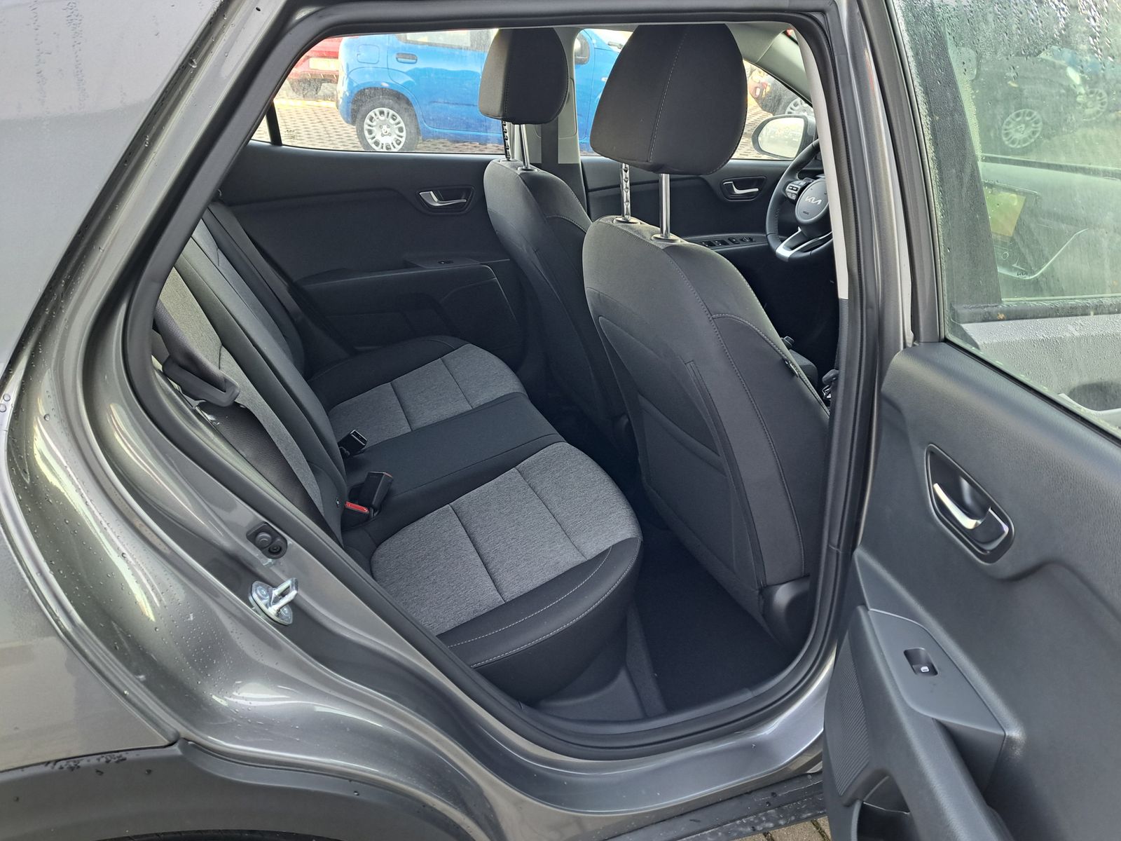 Fahrzeugabbildung Kia Stonic 1.0 T-GDI AUTOMATIK LED NAVI WINTERPAKET