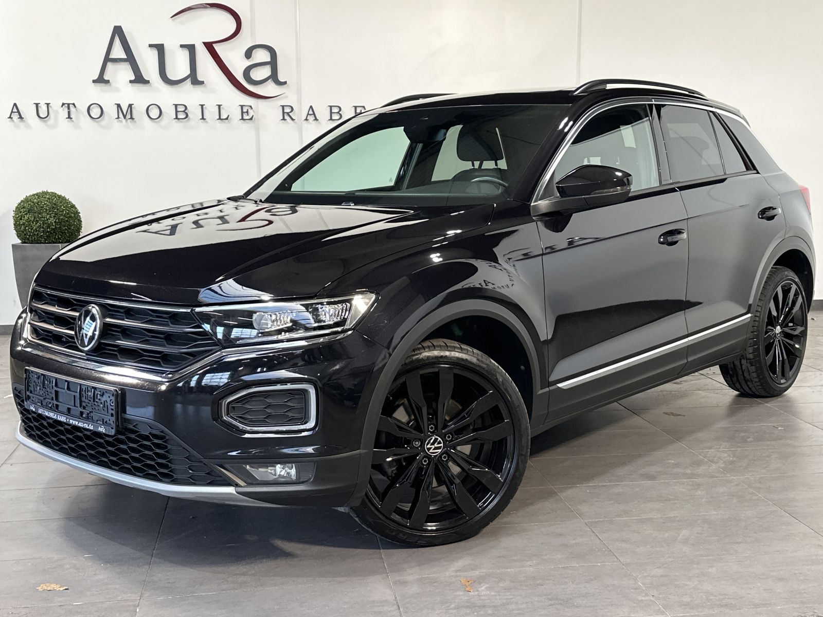 Fahrzeugabbildung Volkswagen T-Roc 2.0 TDI 4M DSG Sport NAV+LED+ACC+VCOCK+1HD