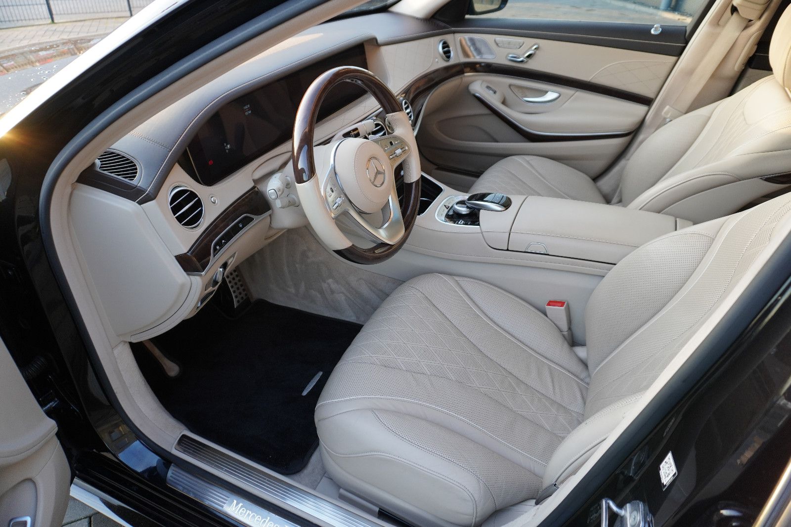 Fahrzeugabbildung Mercedes-Benz S 560 4Matic L AMG