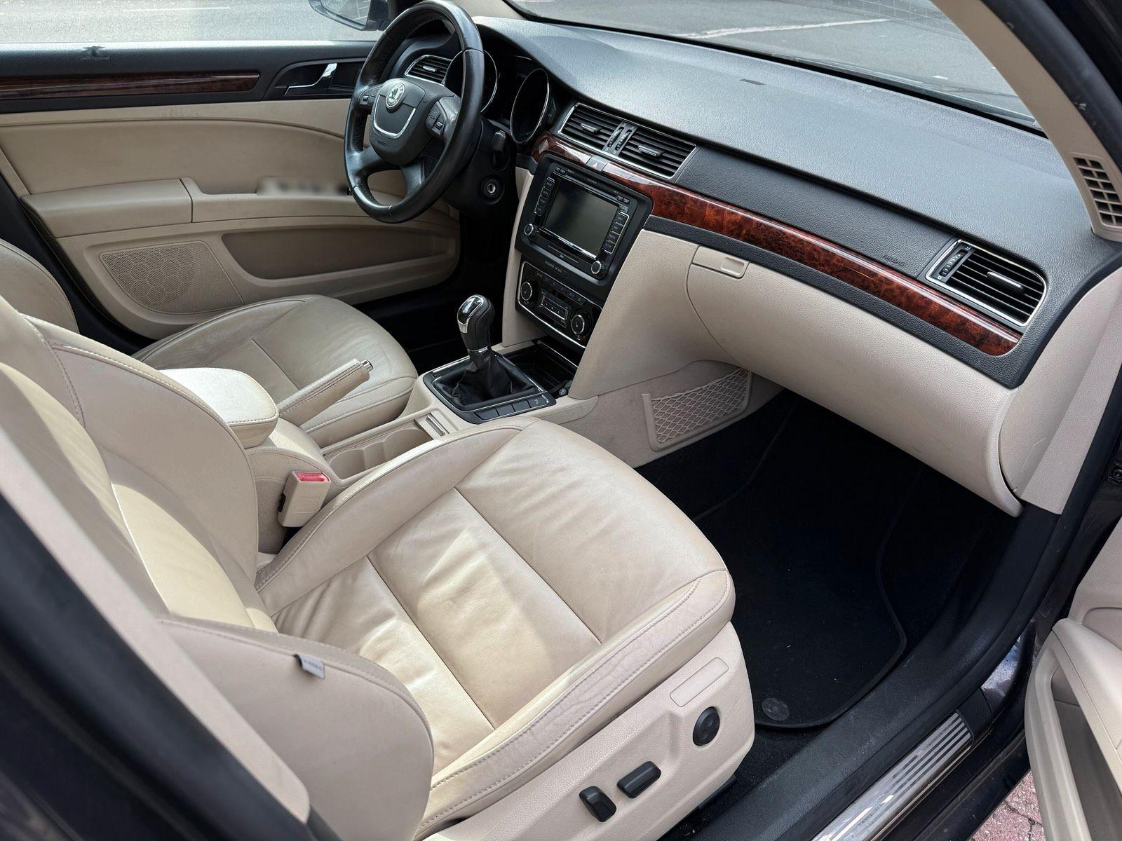 Skoda Superb 2010 — photo 7