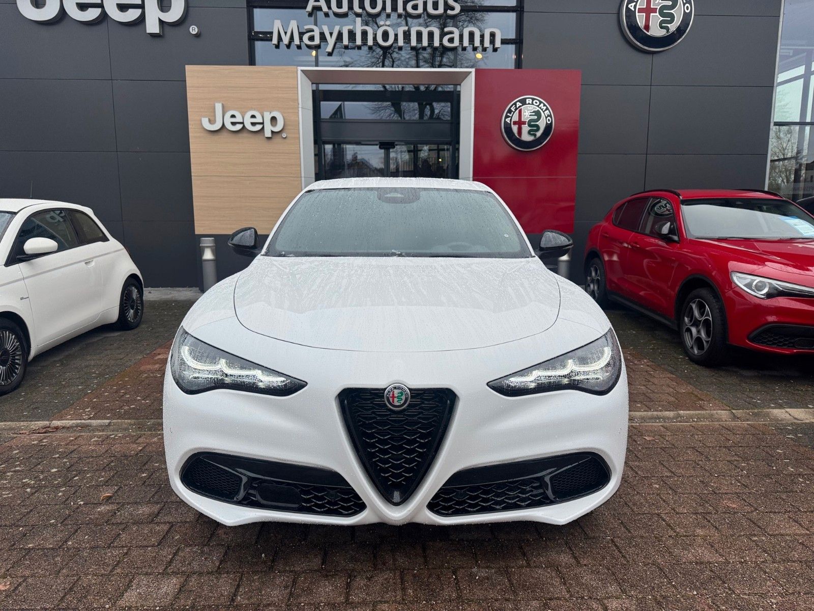 Fahrzeugabbildung Alfa Romeo Stelvio 280PS Veloce AT8 Q4 NAVI SITZHEIZUNG LED