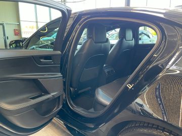 Jaguar XE R-Sport *BI-XENON*KAM*NAVI*TOUCH*LED*
