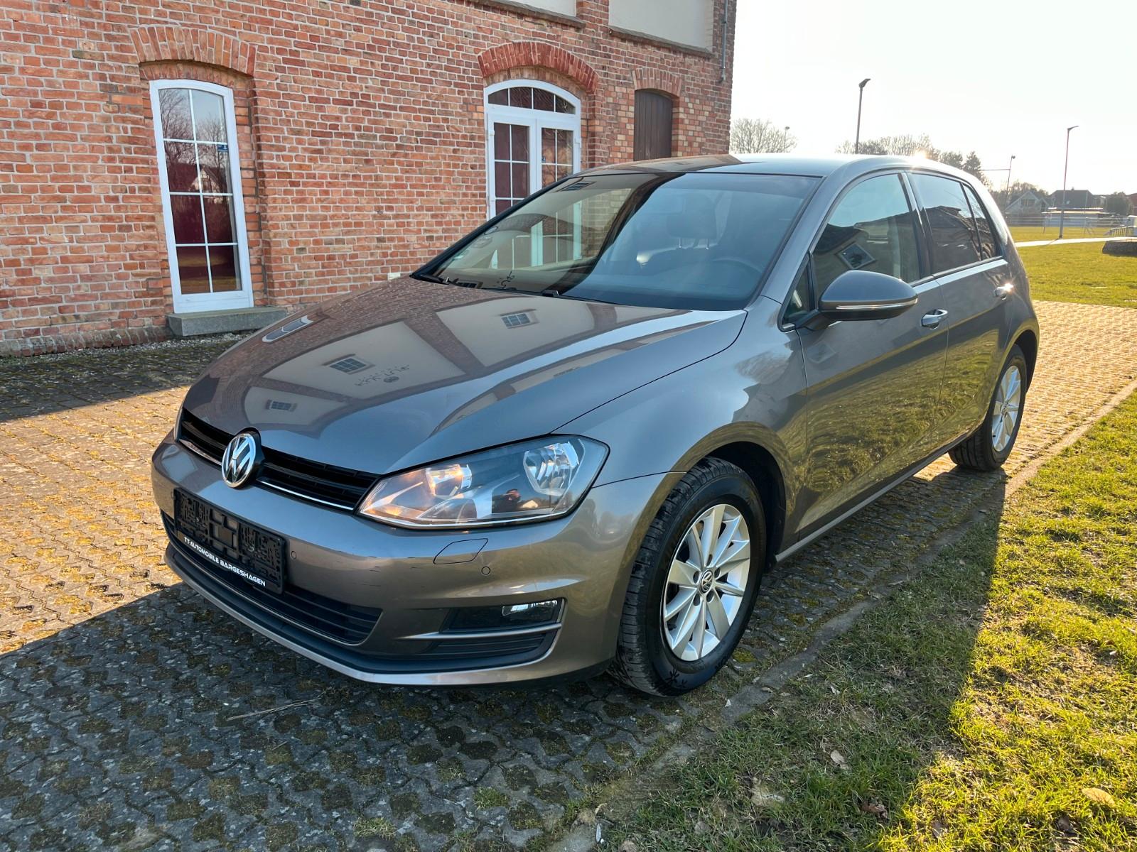 Volkswagen Golf VII Lim. Trendline BMT*ACC/NAVI/TÜV NEU*
