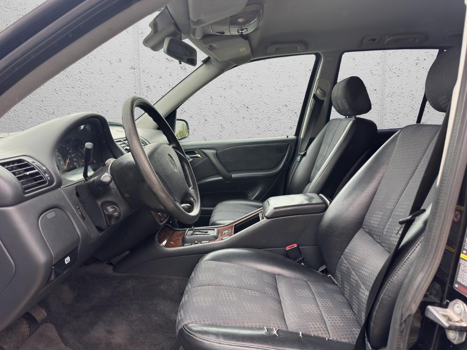 Mercedes-Benz ML270 2004 — photo 21