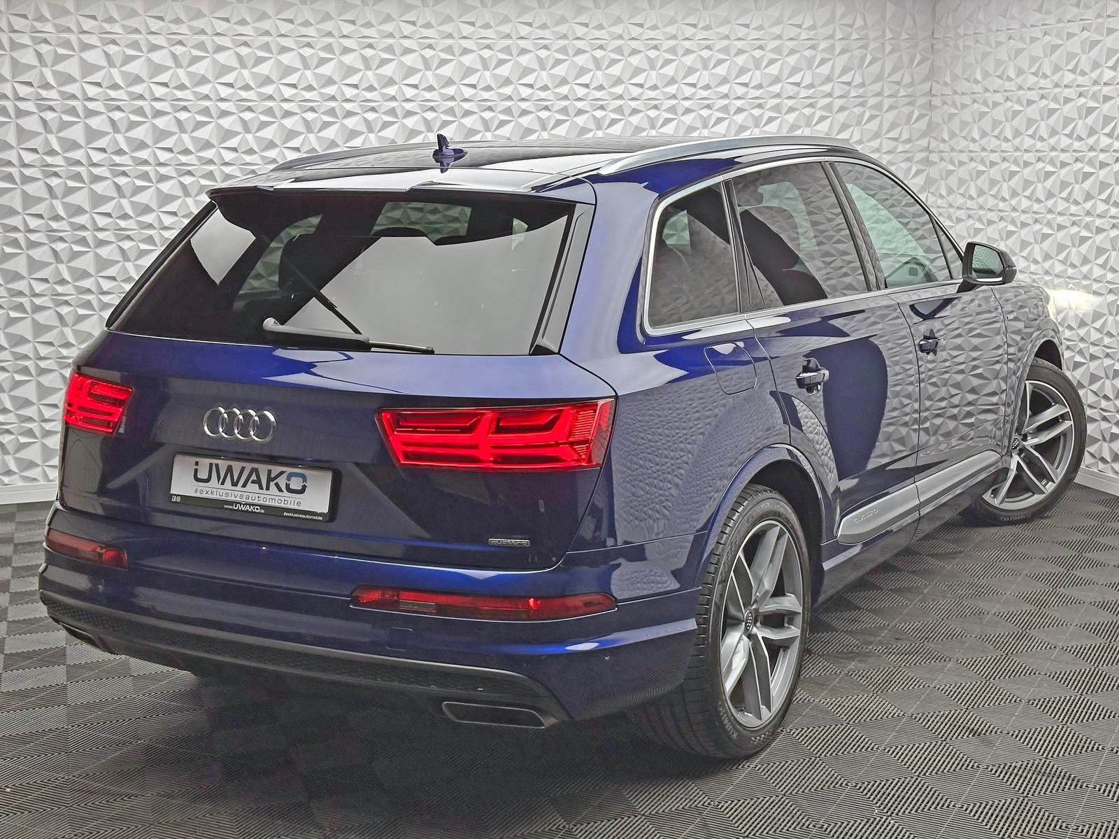 Fahrzeugabbildung Audi Q7 50 TDI S-LINE PLUS/MATRIX/ACC/LUFT/STHZ/NIGHT