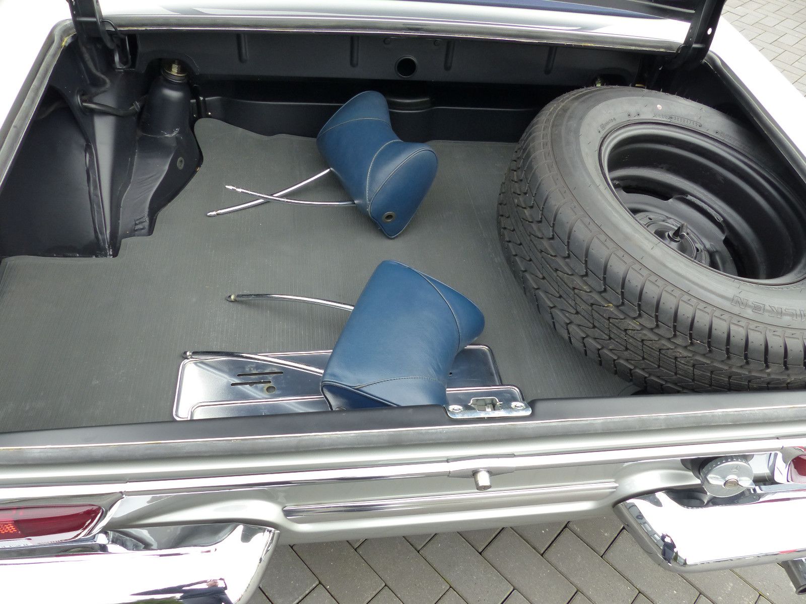 Fahrzeugabbildung Mercedes-Benz 280 SL Pagode