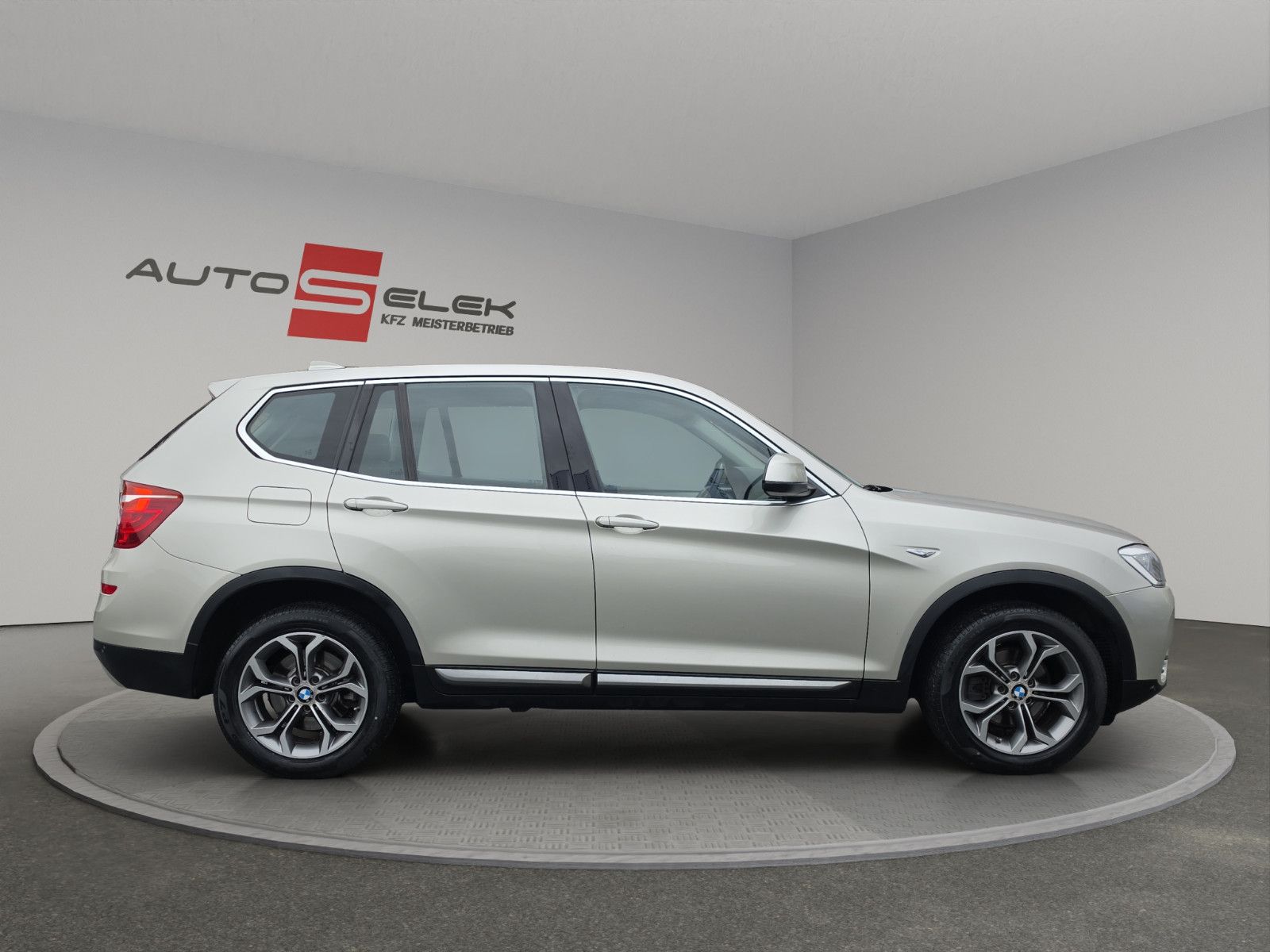 Fahrzeugabbildung BMW X3 xDrive20d AUT. AUS 1.HAND LEDER NAVI KAMERA