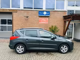 Peugeot 207 SW Family 1.4 95PS*PDC*Panorama*1.Hand* - Peugeot 207: Grau