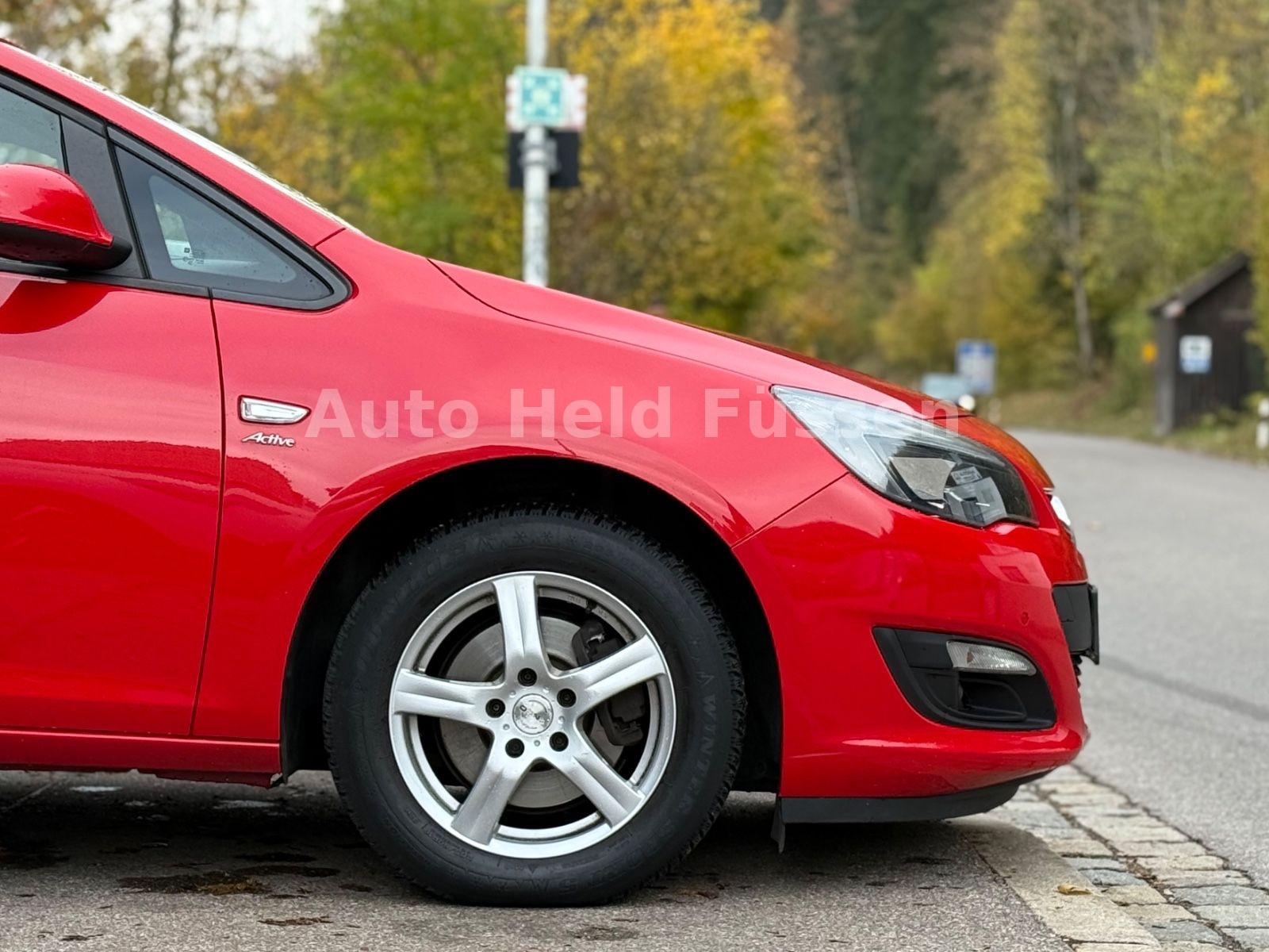 Opel Astra 2013 — фото 23