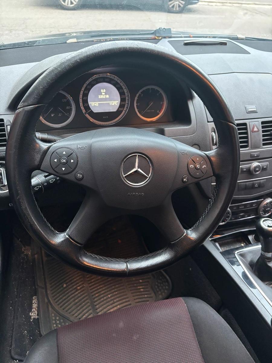 Mercedes-Benz C200 2010 — photo 6