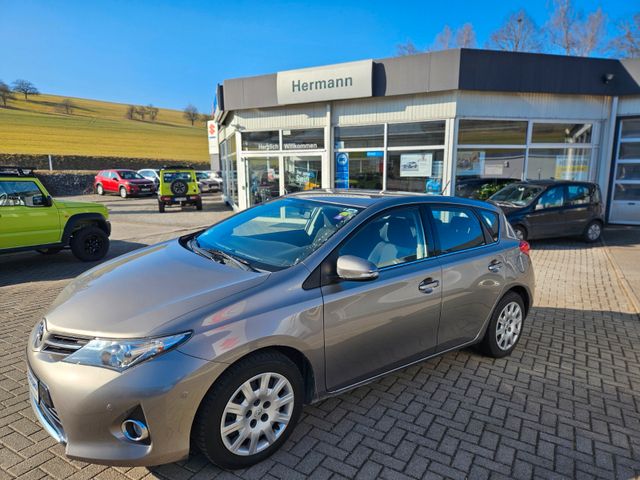 Toyota Auris Life+