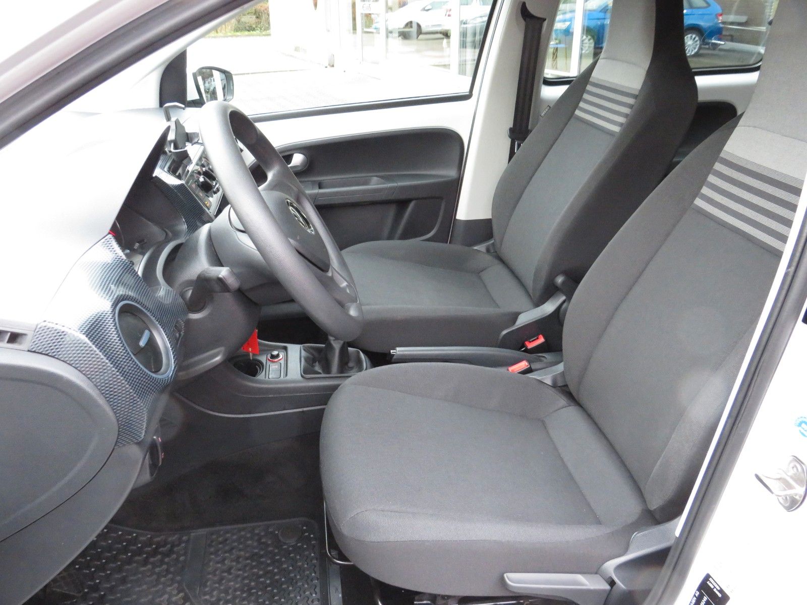 Fahrzeugabbildung Volkswagen up! 4T  SITZHEIZUNG NEBEL MAPS&MORE SPURASS. 1.H