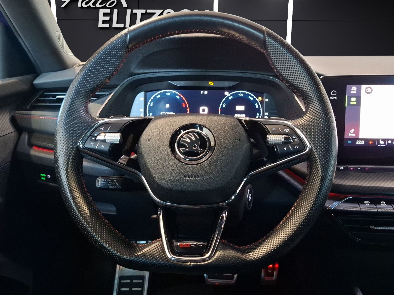 Fahrzeugabbildung SKODA Octavia Combi RS TDI DSG 4x4 Matrix Navi HUD VC