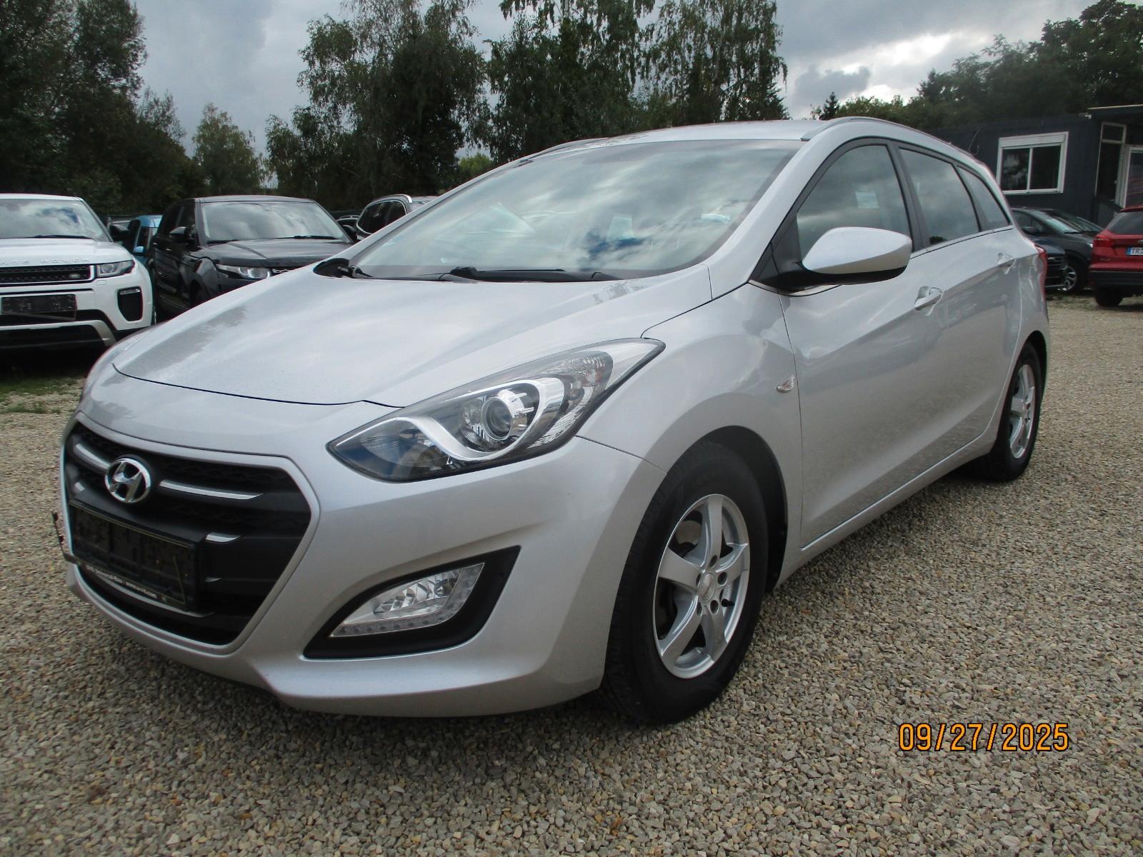 Hyundai i30 cw KLIMA PDC COC 8-FACH BEREIFT TÜV