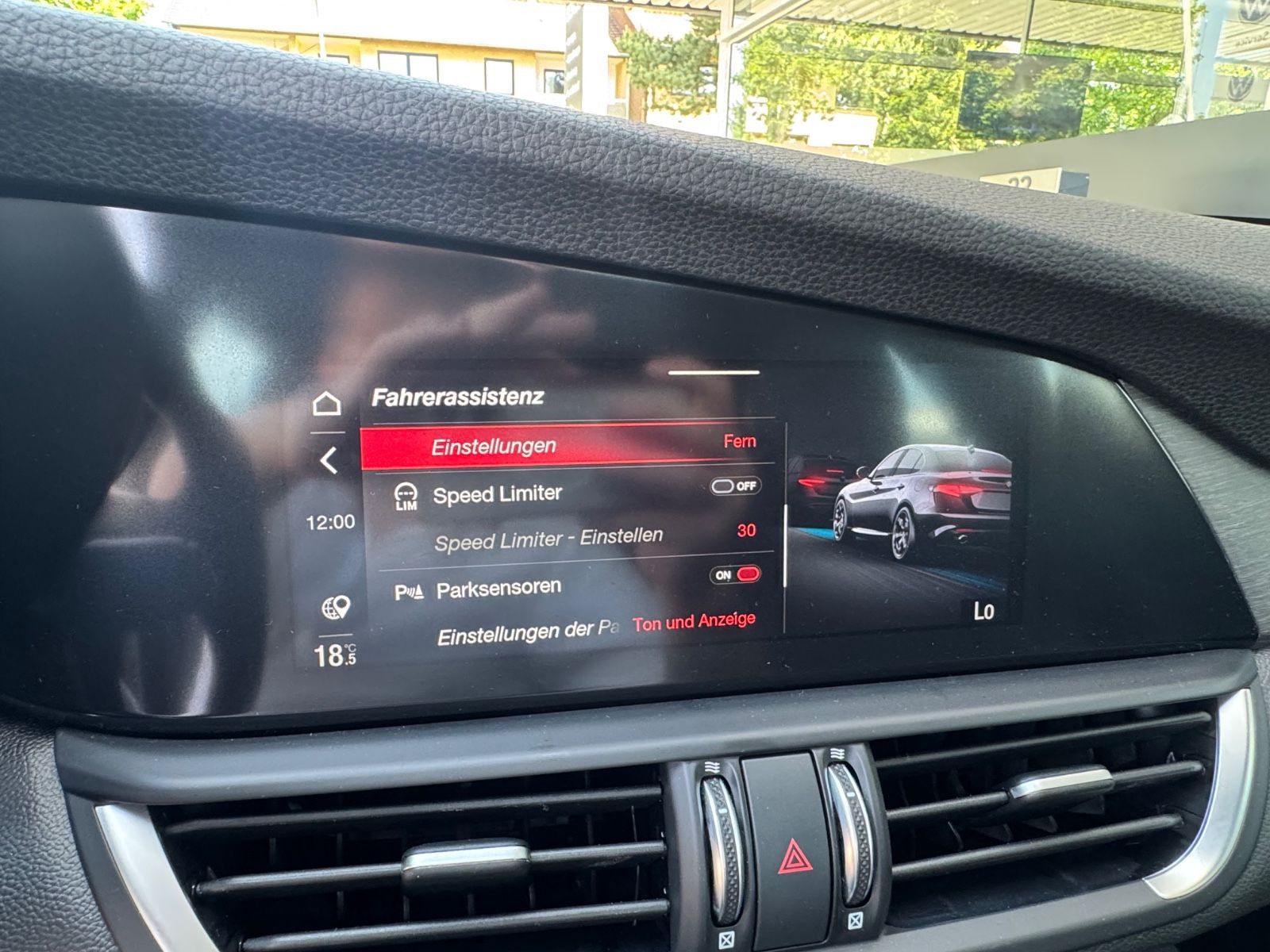 Fahrzeugabbildung Alfa Romeo Giulia Ti Q4/MEMORY/ACC/NAVI/KAMERA/LEDER/