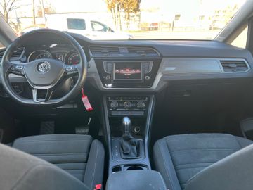 Volkswagen Touran - 8