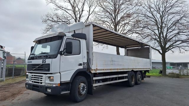 Volvo FM7 6x2   Koffer