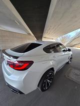 BMW X6 xDrive50i - M Paket Carbon Vollausstattung!  - BMW: V6
