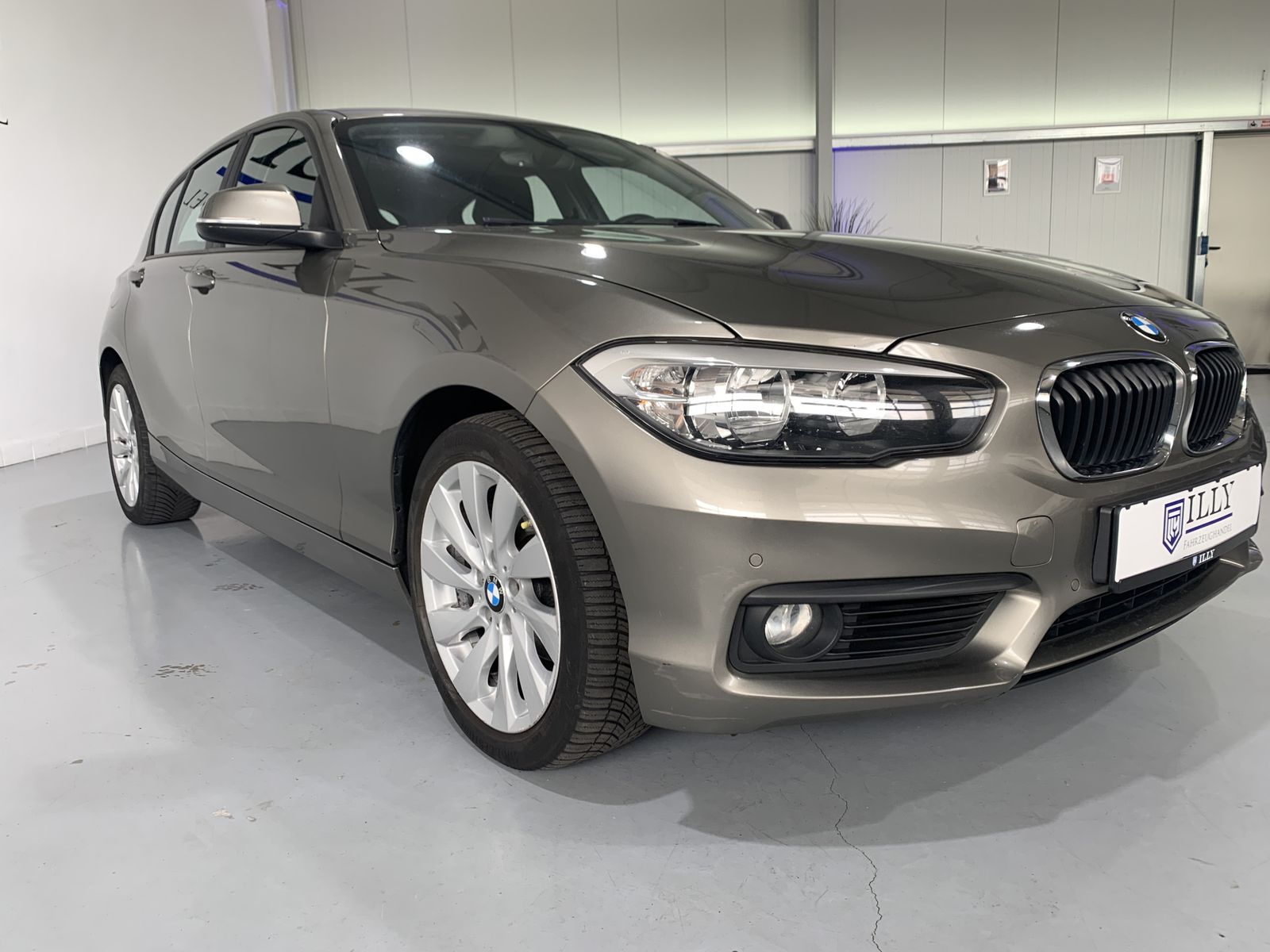 Fahrzeugabbildung BMW 118 d Advantage*PDC*Klima*SHZ*Navi*
