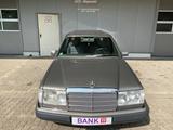 Mercedes-Benz 230E//Schiebedach// H-Kennzeichen - Mercedes-Benz 230 aus 1990