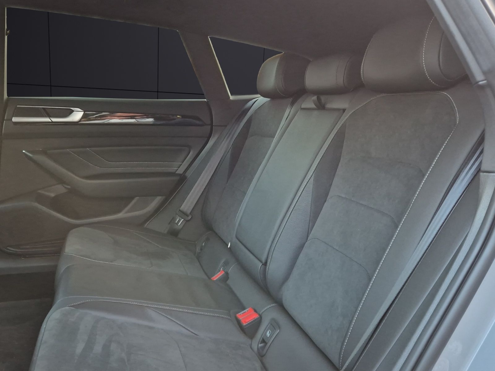 Fahrzeugabbildung Volkswagen Arteon SB TDI R-Line DSG 4M Matrix Navi AID ACC