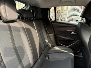 Peugeot 208 - 12