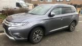 Mitsubishi Outlander 2.2 DI-D Diamant 4WD 7Sitz, AHK, Autom - Mitsubishi Outlander in Düsseldorf