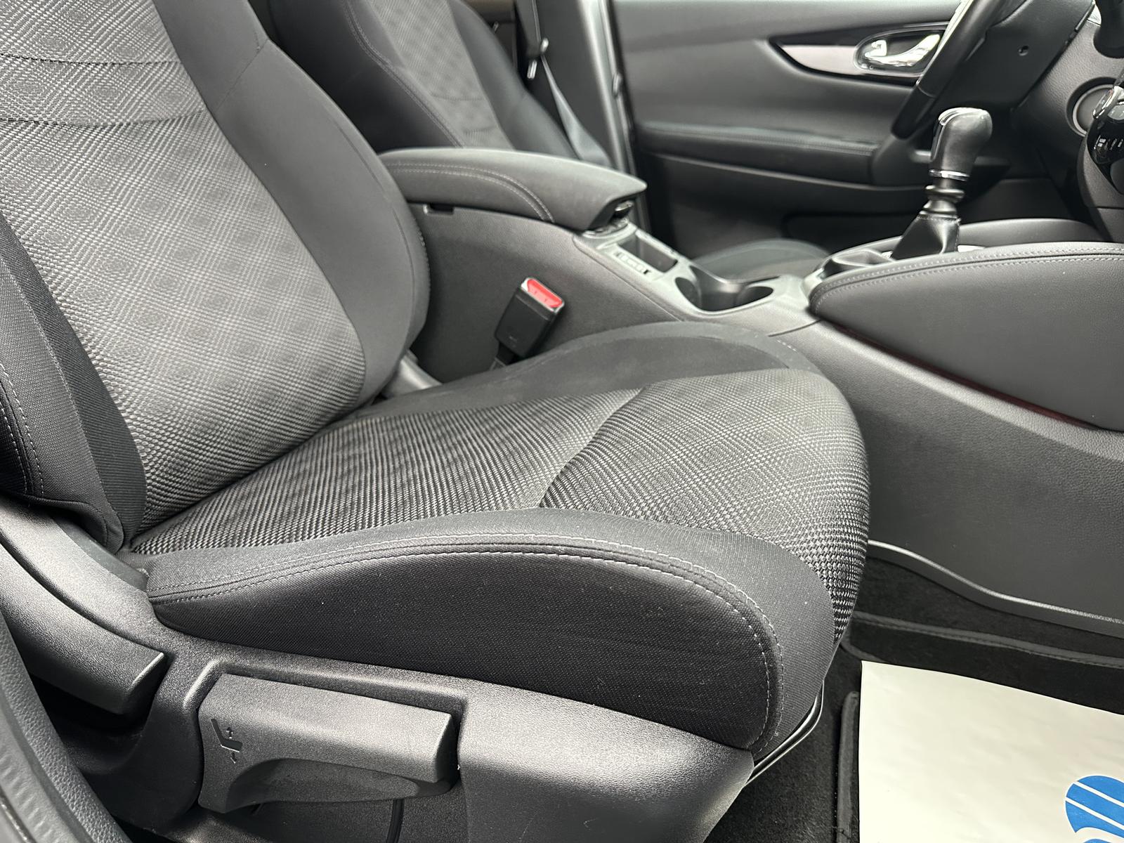 Nissan Qashqai N-Connecta "PANO-NAVI-CAM-MULTI-TEMPO"