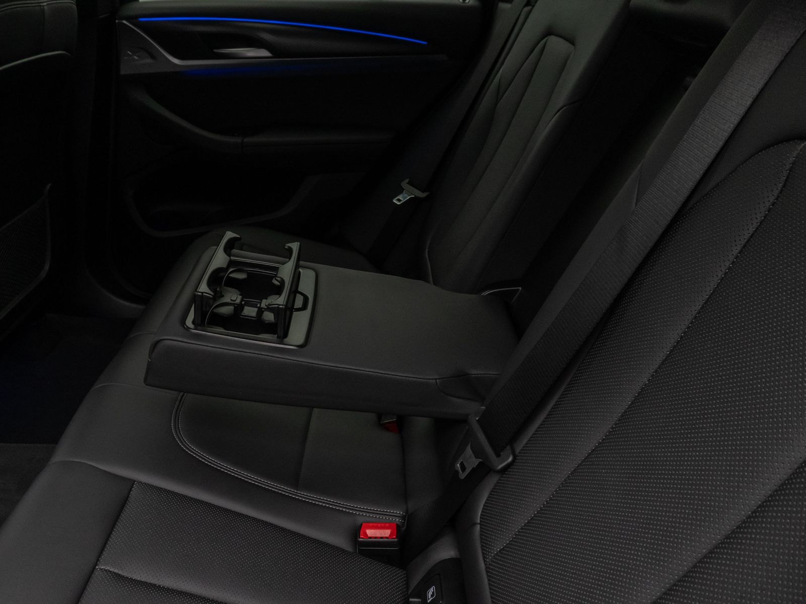 Fahrzeugabbildung BMW X3 xD20d M Sport Kamera Laser DAB HiFi AHK Komfo