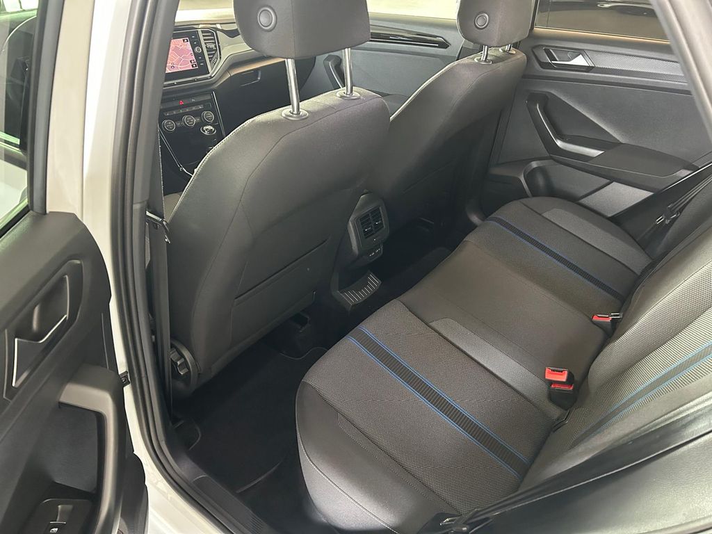 Volkswagen T-Roc 1.5 TSI BLACK-STYLE*NAVI*PDC+CAM*SHZ*LED*