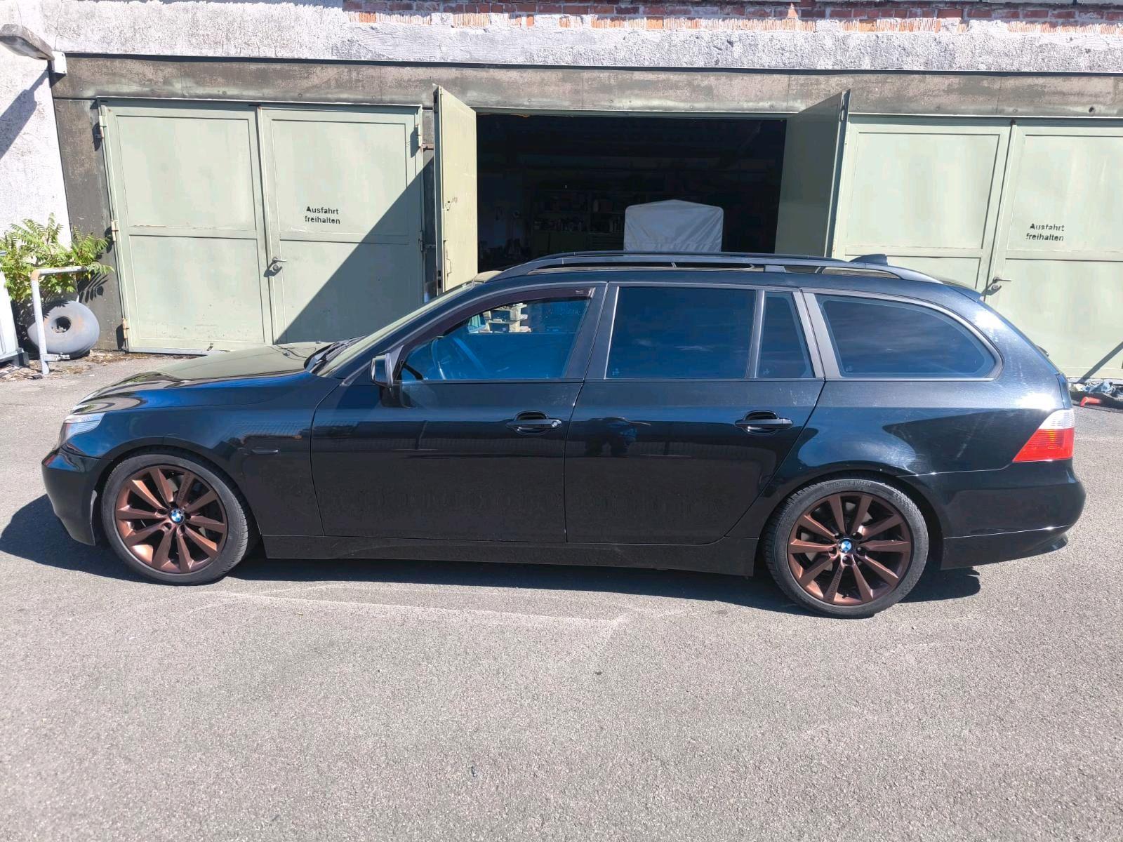 BMW 530 2004 — двигун 256 HP (188kW)