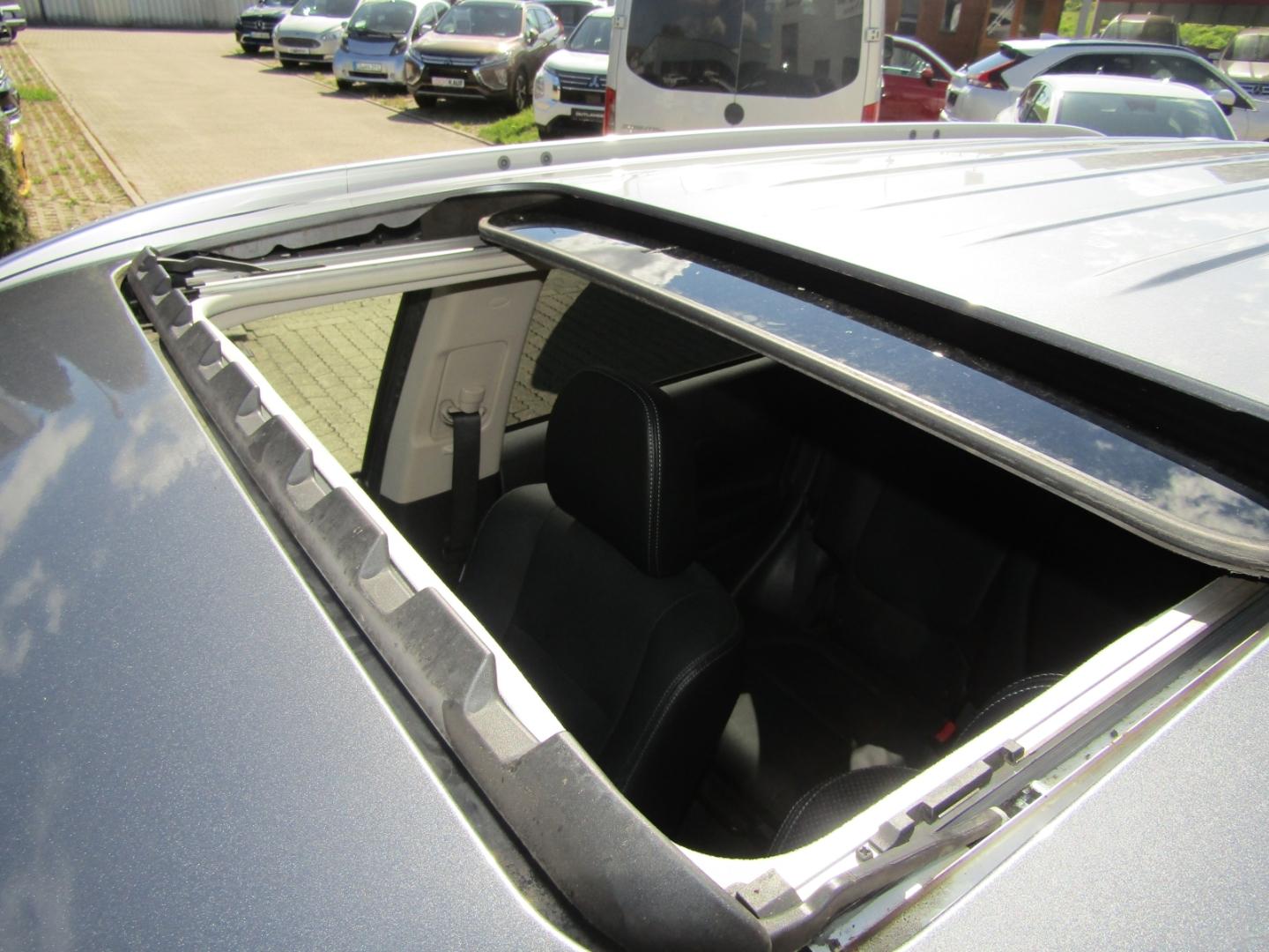 Mitsubishi Outlander Top 4WD 7-SITZER AUTOMATIK KAMERA NAVI