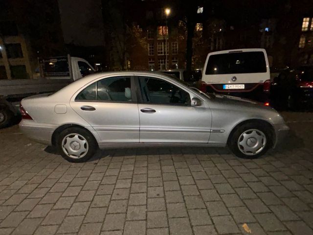 Mercedes-Benz Mercedes C200 ELEGANCE