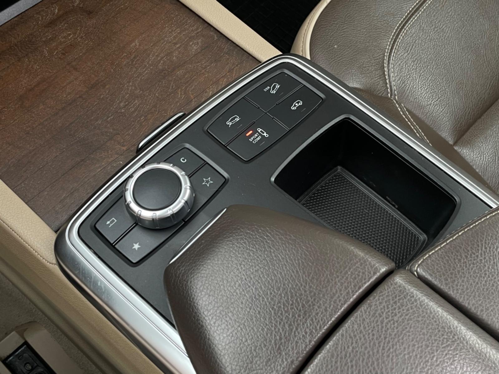 Mercedes-Benz ML 350 4Matic AMG /S-DACH/R-KAMERA/MEMORY/LEDER