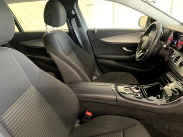 Mercedes E 220 - 3