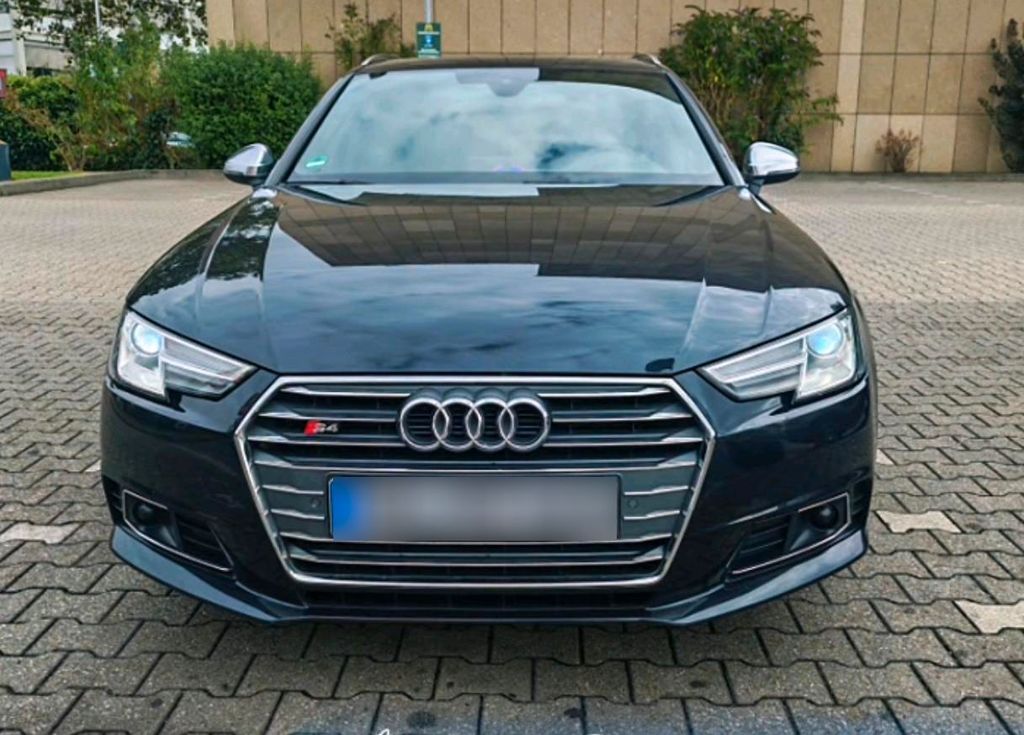 Image of Audi A4