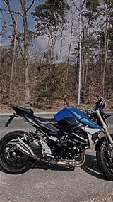 Suzuki GSR 750 - SUZUKI GSR 750
