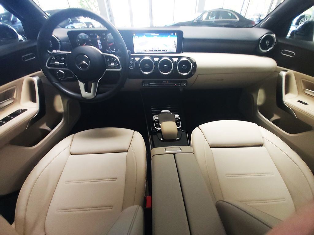 Mercedes-Benz A 220 4M DISTR. LEDER Progressive Multibeam