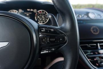 صورة مصغرة 17 لـ 2021 Aston Martin DBX