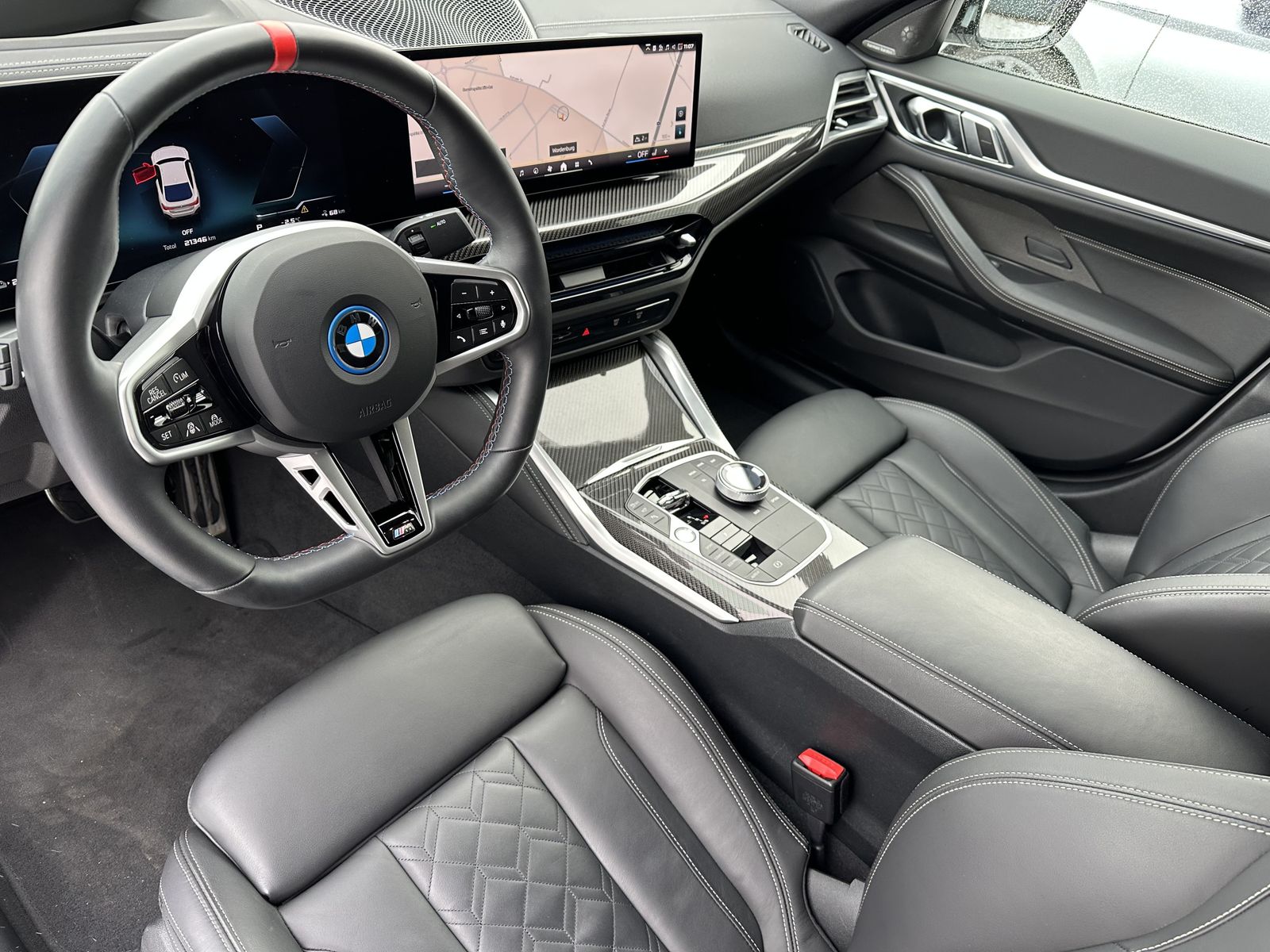 Fahrzeugabbildung BMW i4 M50 xDrive NAV+LEDER+ACC+AHK+360°+H&K+HEAD-UP