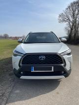 Toyota Corolla Cross 2.0 l Hybrid 4x4 Team D Prem - Toyota Corolla Cross mit Panoramadach