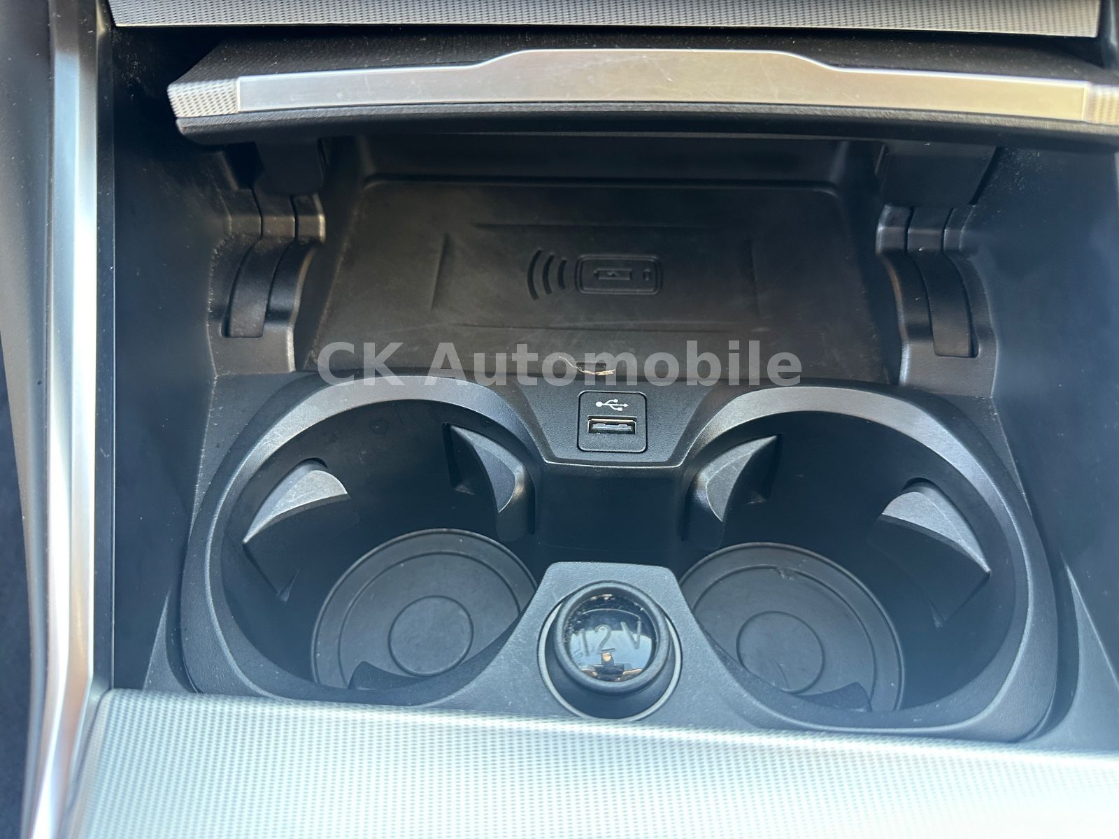 Fahrzeugabbildung BMW 320dxDrive Touring Sport-Line/Laser/Pano/ACC/AHK