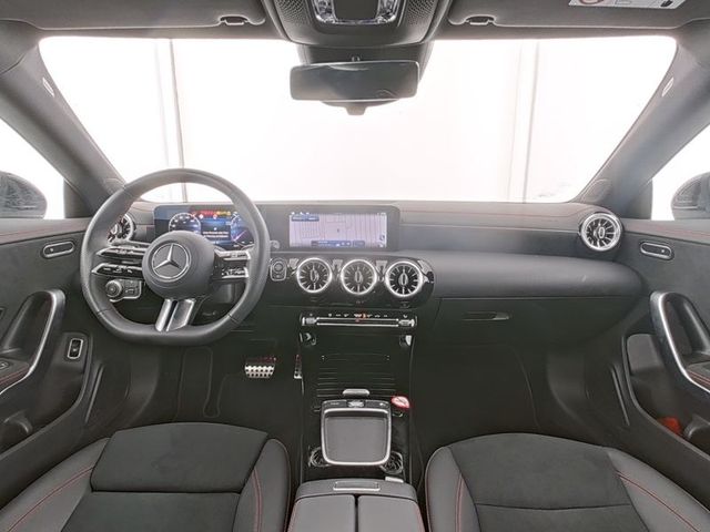 CLA 180 Coupé AMG Line Advanced Plus Keyless LED