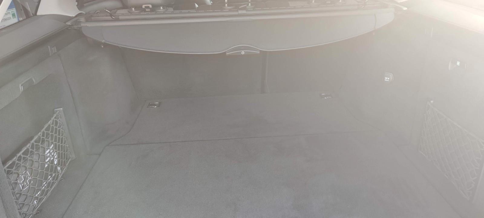 Mercedes-Benz C200 2013 — interior