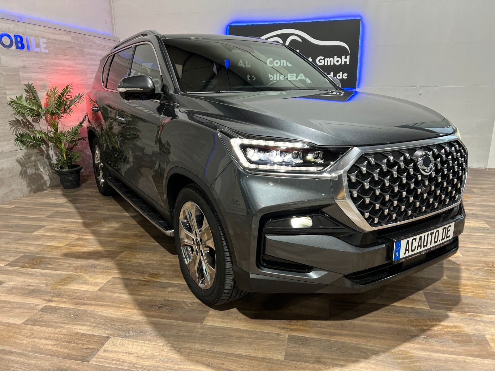Fahrzeugabbildung Ssangyong REXTON Sapphire*AHK*360°*Sidesteps*Standheizung*