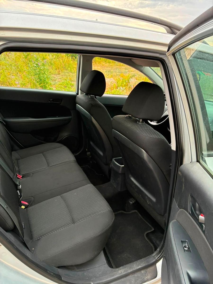 Hyundai i30 2011 — photo 7