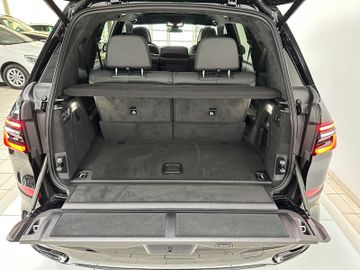 Fahrzeugabbildung BMW X7 xD40d M Sport ACC SoftCl Massage DAB SkyLoung