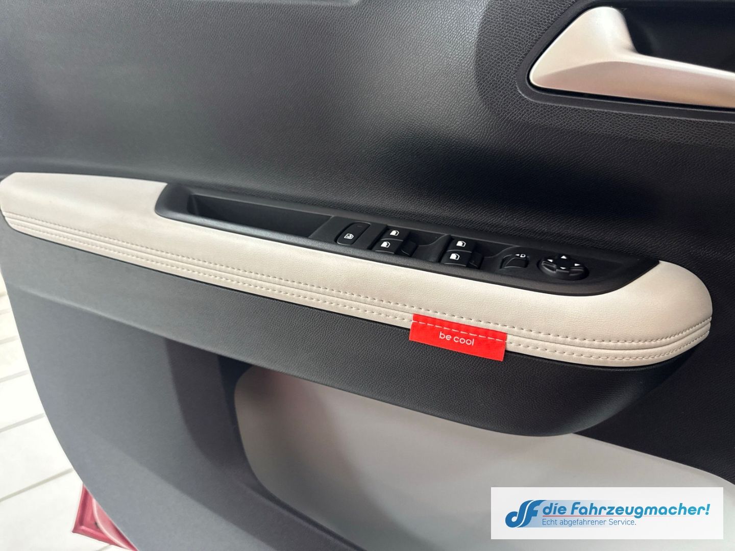 Fahrzeugabbildung Citroën C3 E 113 MAX HUD Navi Soundsystem LED Apple CarP