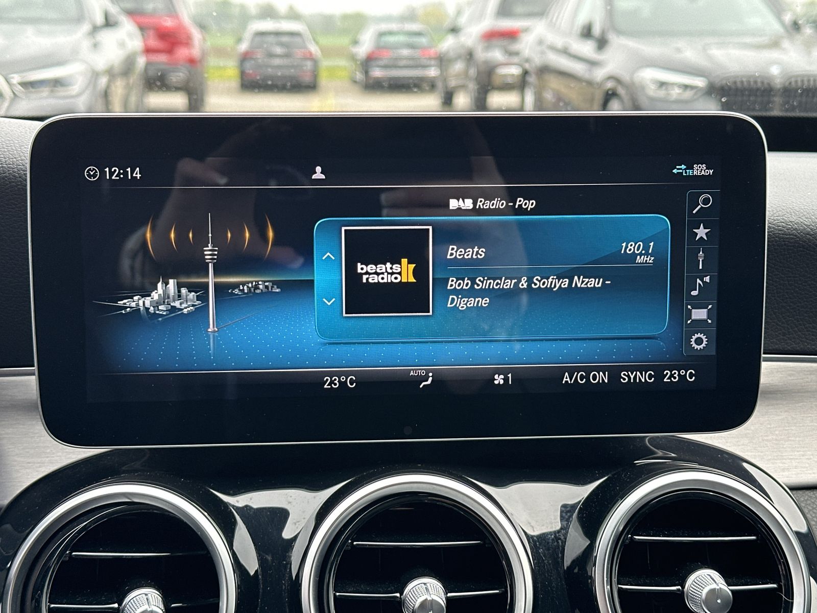 Fahrzeugabbildung Mercedes-Benz C 220d T 4Matic AMG-Line NAV+LED+DISTRONIC+19ZO